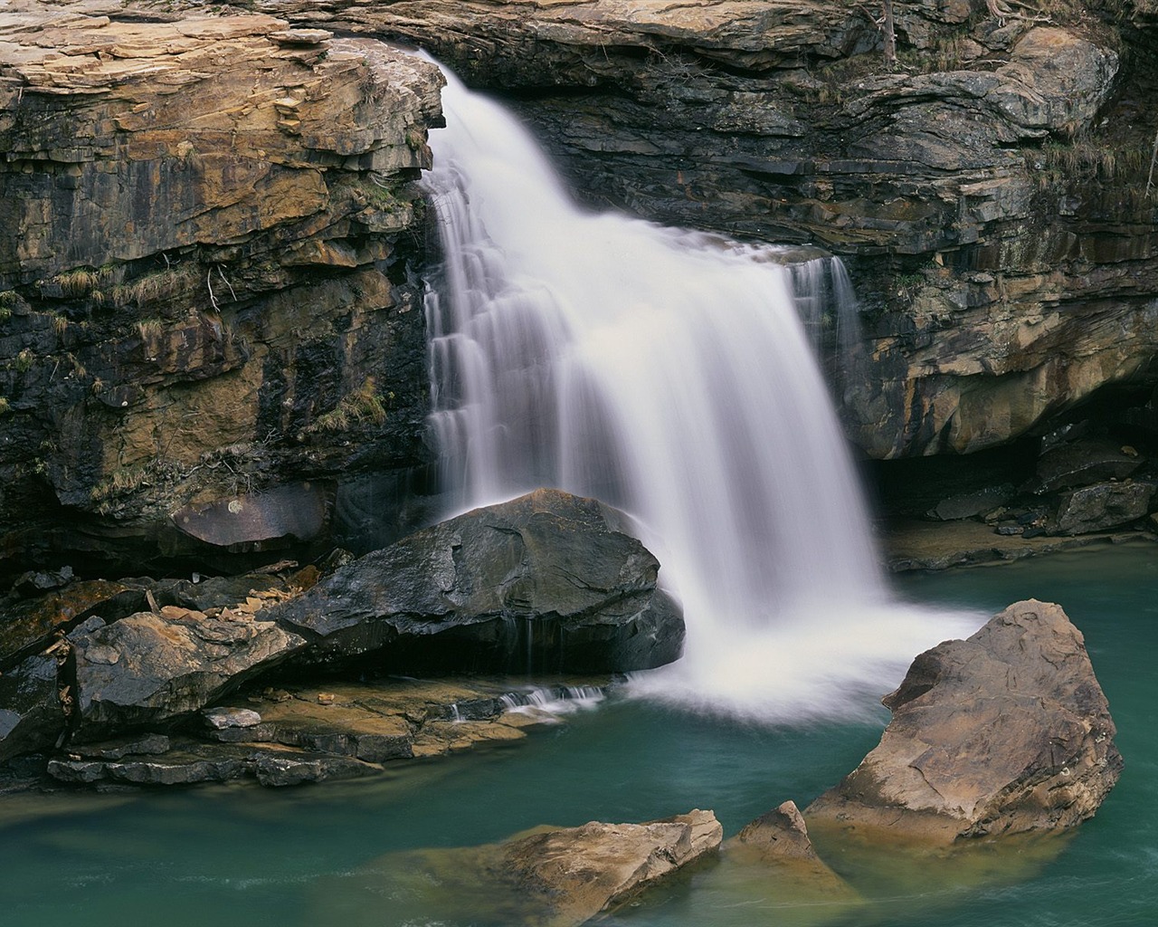 Waterfall streams wallpaper (10) #10 - 1280x1024