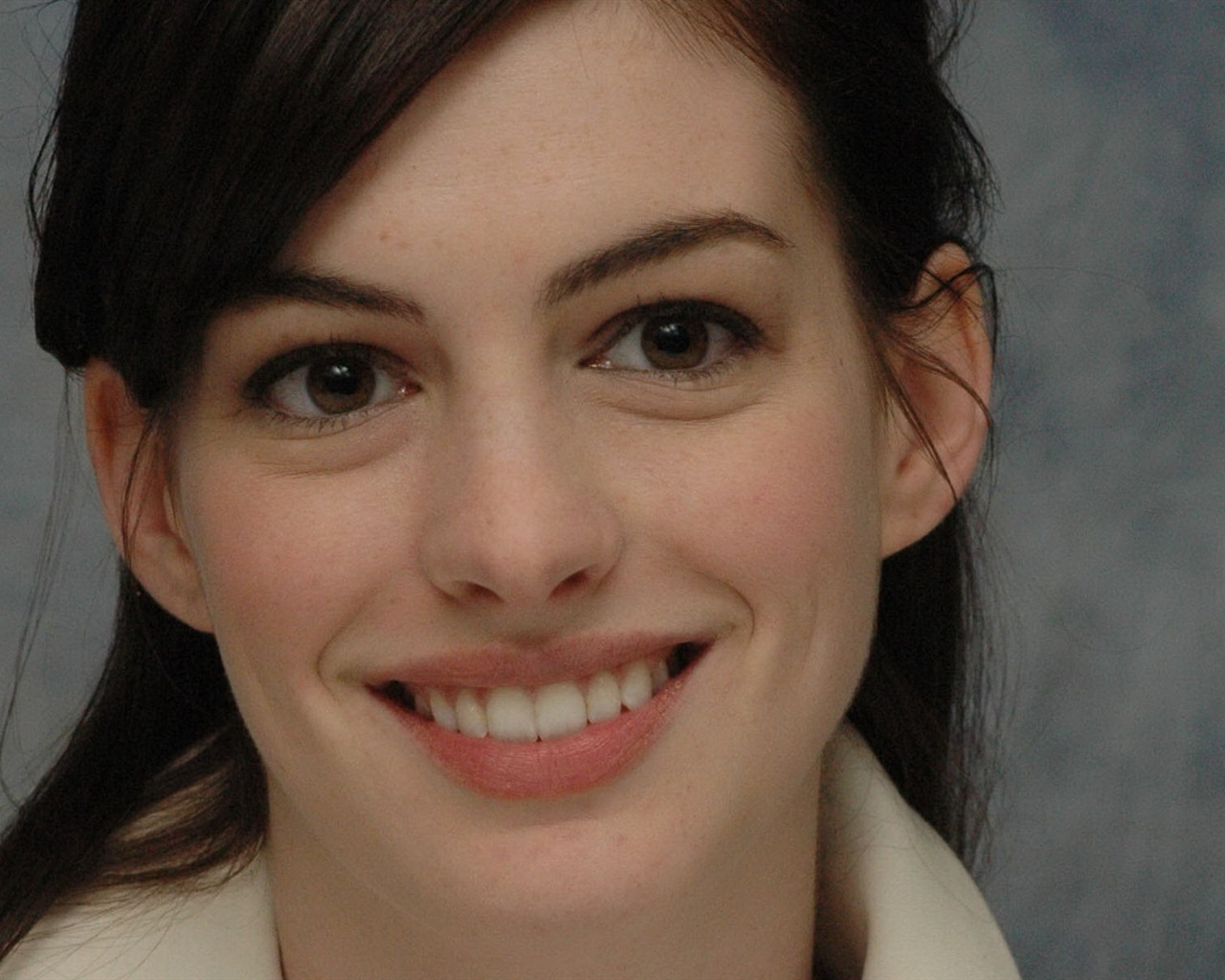 Anne Hathaway schöne Tapete (2) #2 - 1280x1024