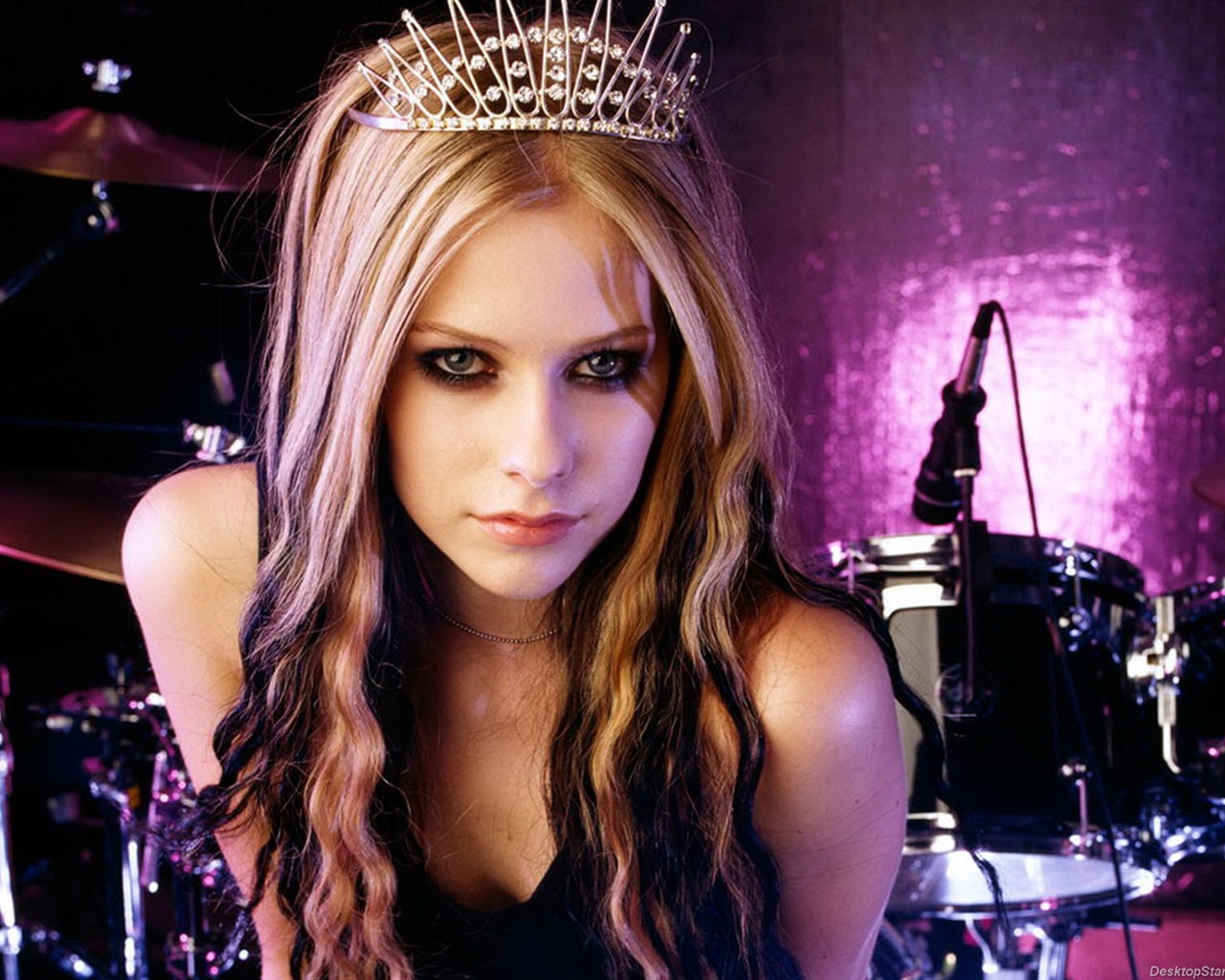 Avril Lavigne 艾薇儿·拉维妮 美女壁纸(三)1 - 1280x1024