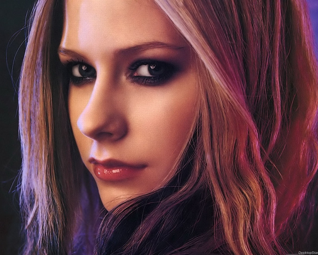 Avril Lavigne 艾薇儿·拉维妮 美女壁纸(三)3 - 1280x1024