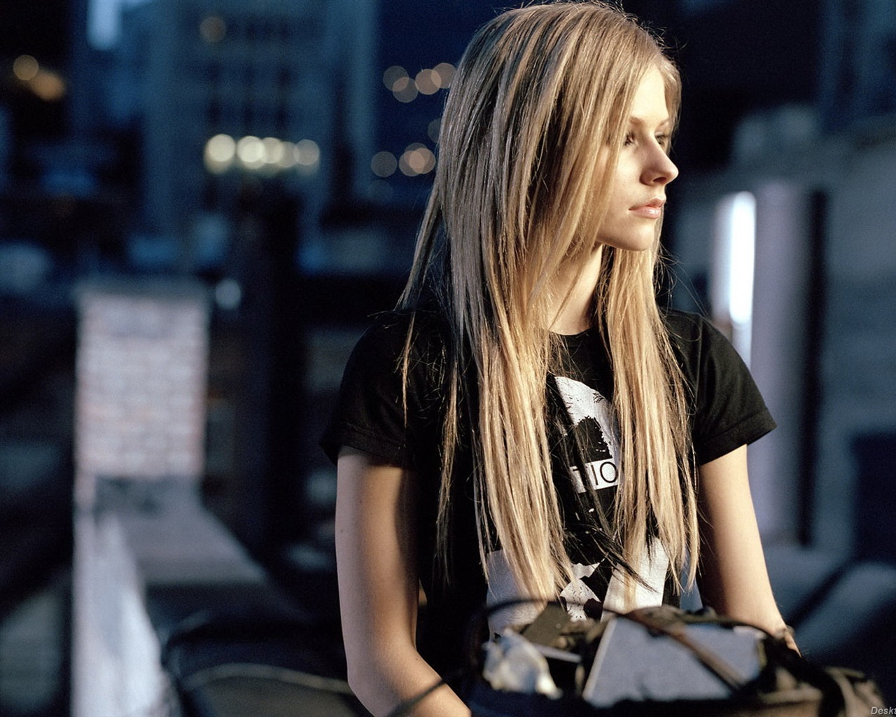 Avril Lavigne 艾薇儿·拉维妮 美女壁纸(三)5 - 1280x1024