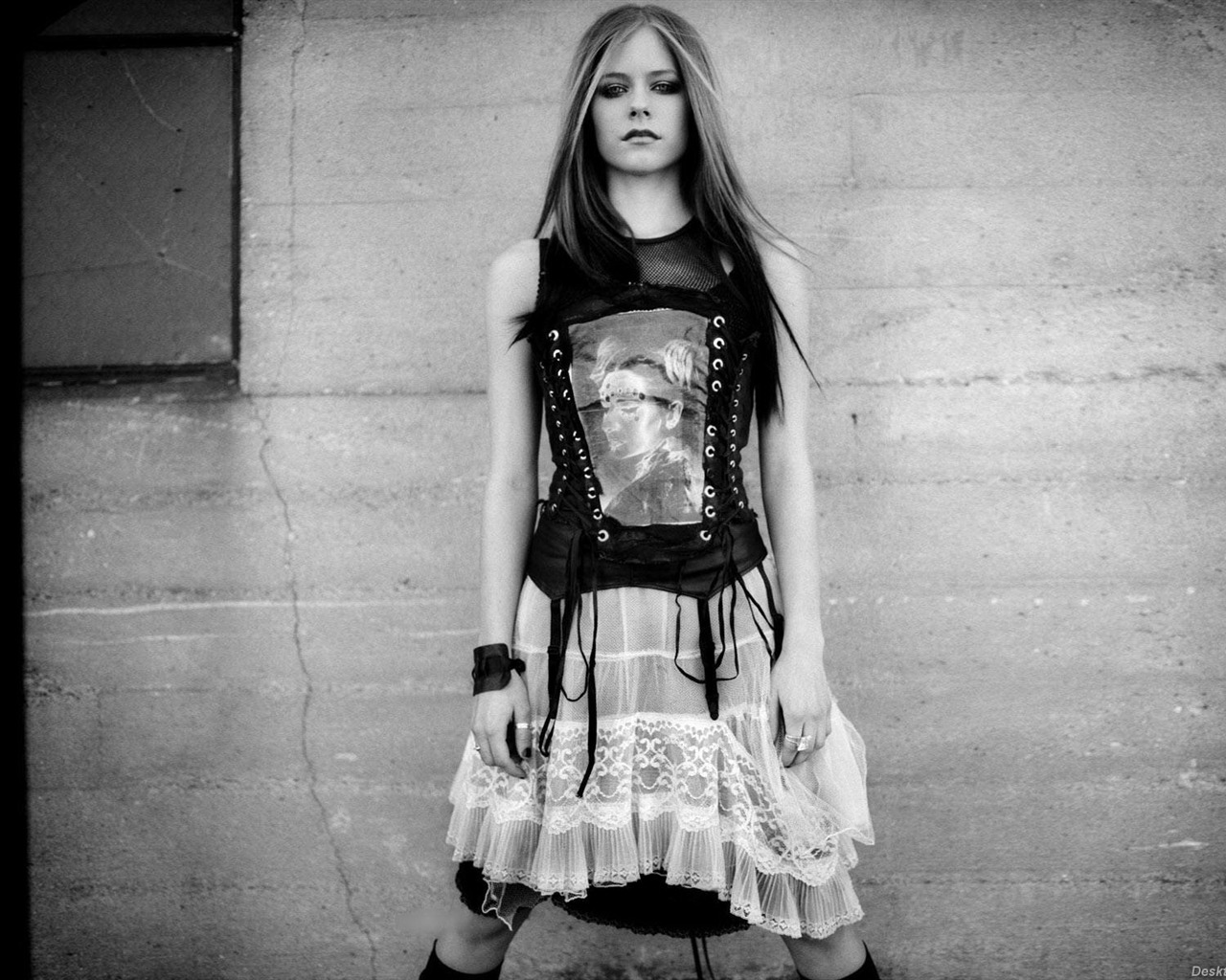Avril Lavigne 艾薇儿·拉维妮 美女壁纸(三)8 - 1280x1024