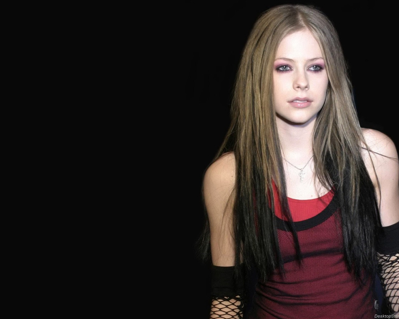 Avril Lavigne 艾薇儿·拉维妮 美女壁纸(三)21 - 1280x1024
