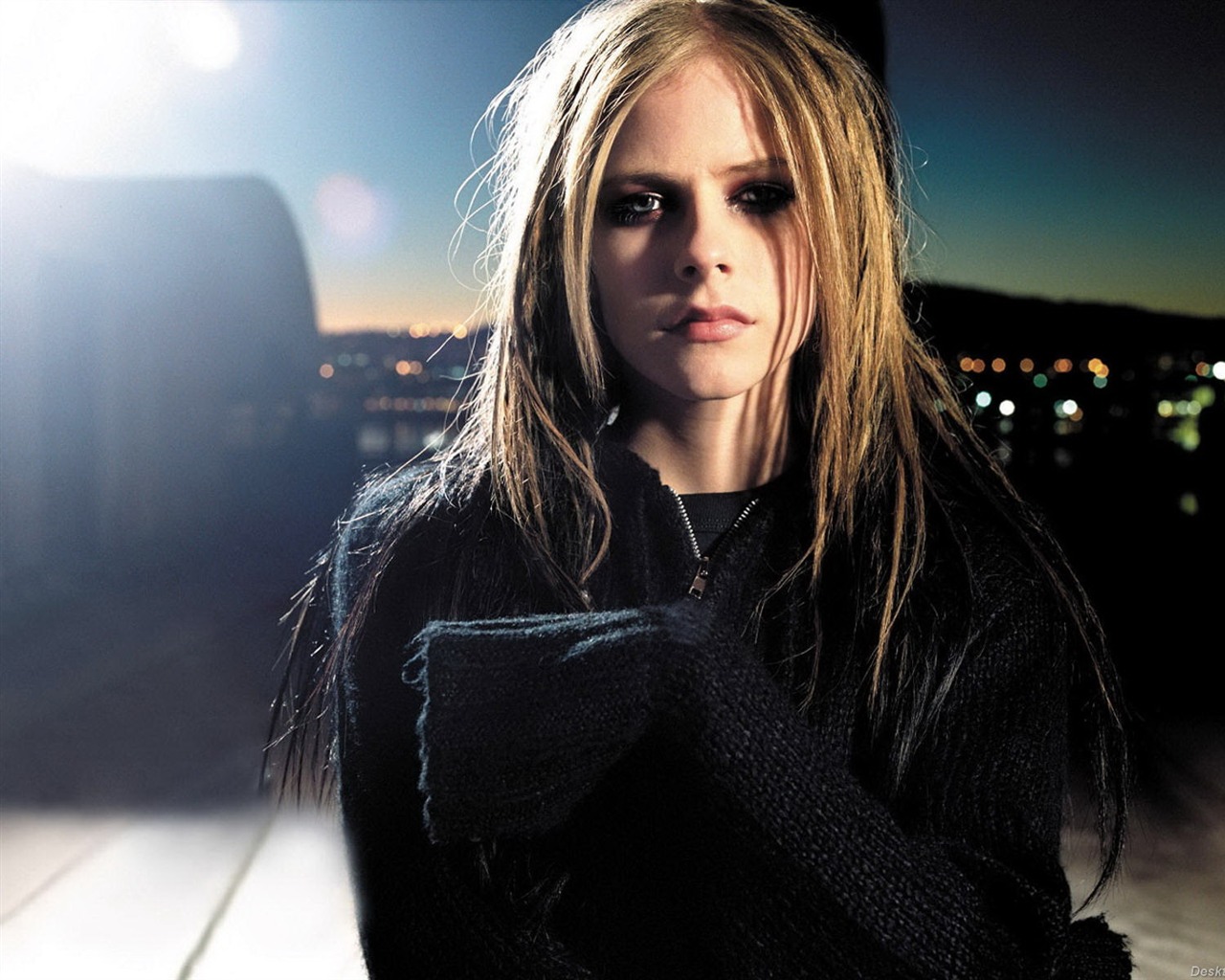 Avril Lavigne 艾薇儿·拉维妮 美女壁纸(三)24 - 1280x1024