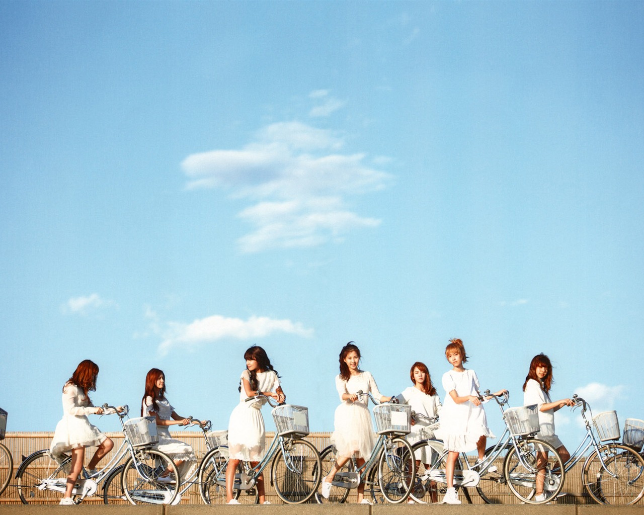 Fond d'écran Generation Girls (6) #8 - 1280x1024