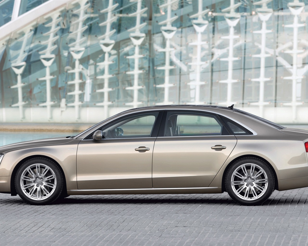 Audi A8 L W12 Quattro - 2010 HD wallpaper #9 - 1280x1024