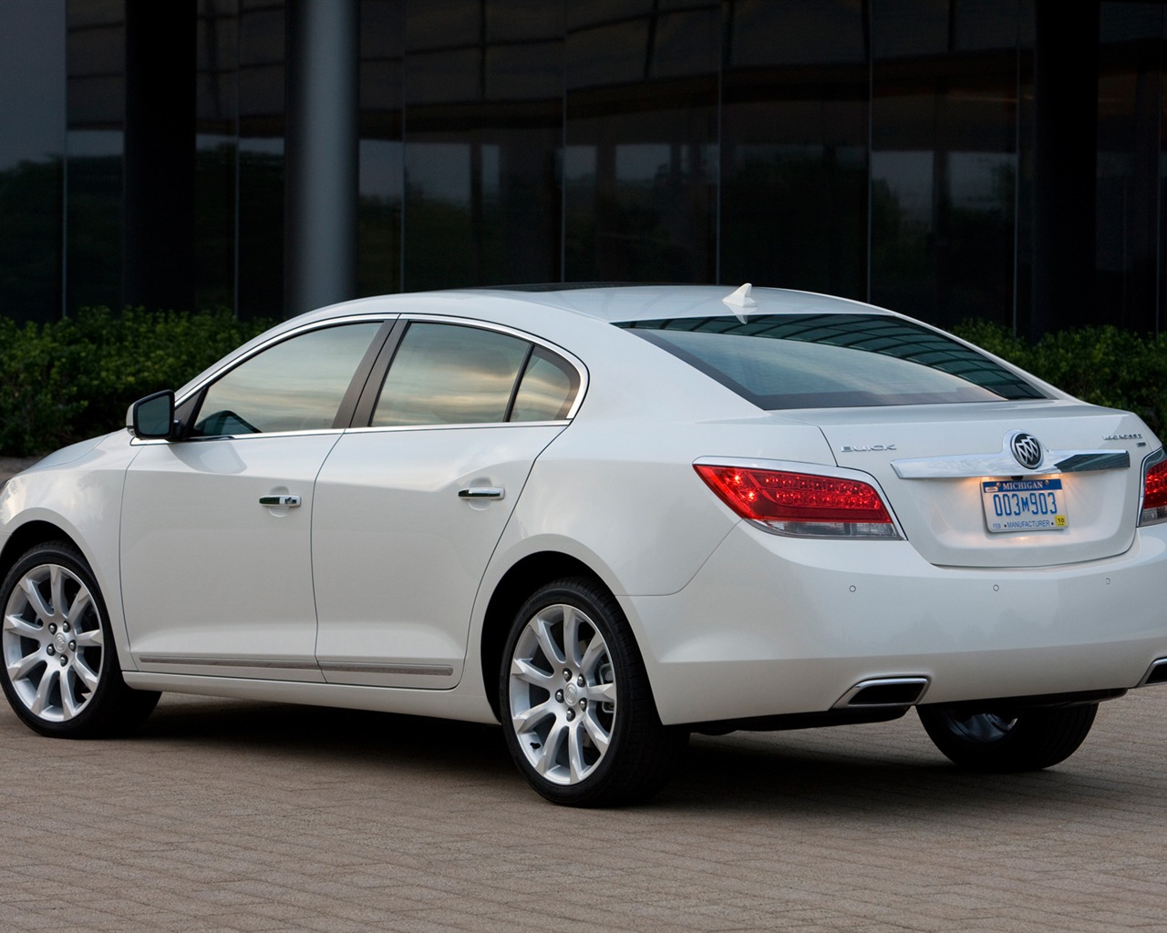 Buick LaCrosse CXS - 2011 fondos de escritorio de alta definición #2 - 1280x1024