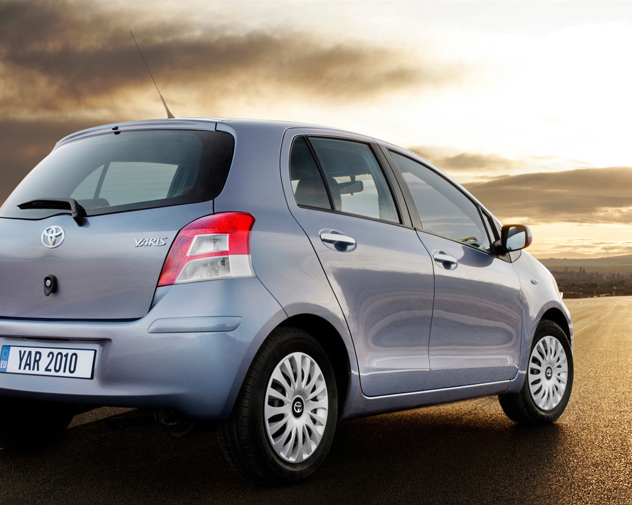 Toyota Yaris - 2010 HD Wallpaper #5 - 1280x1024