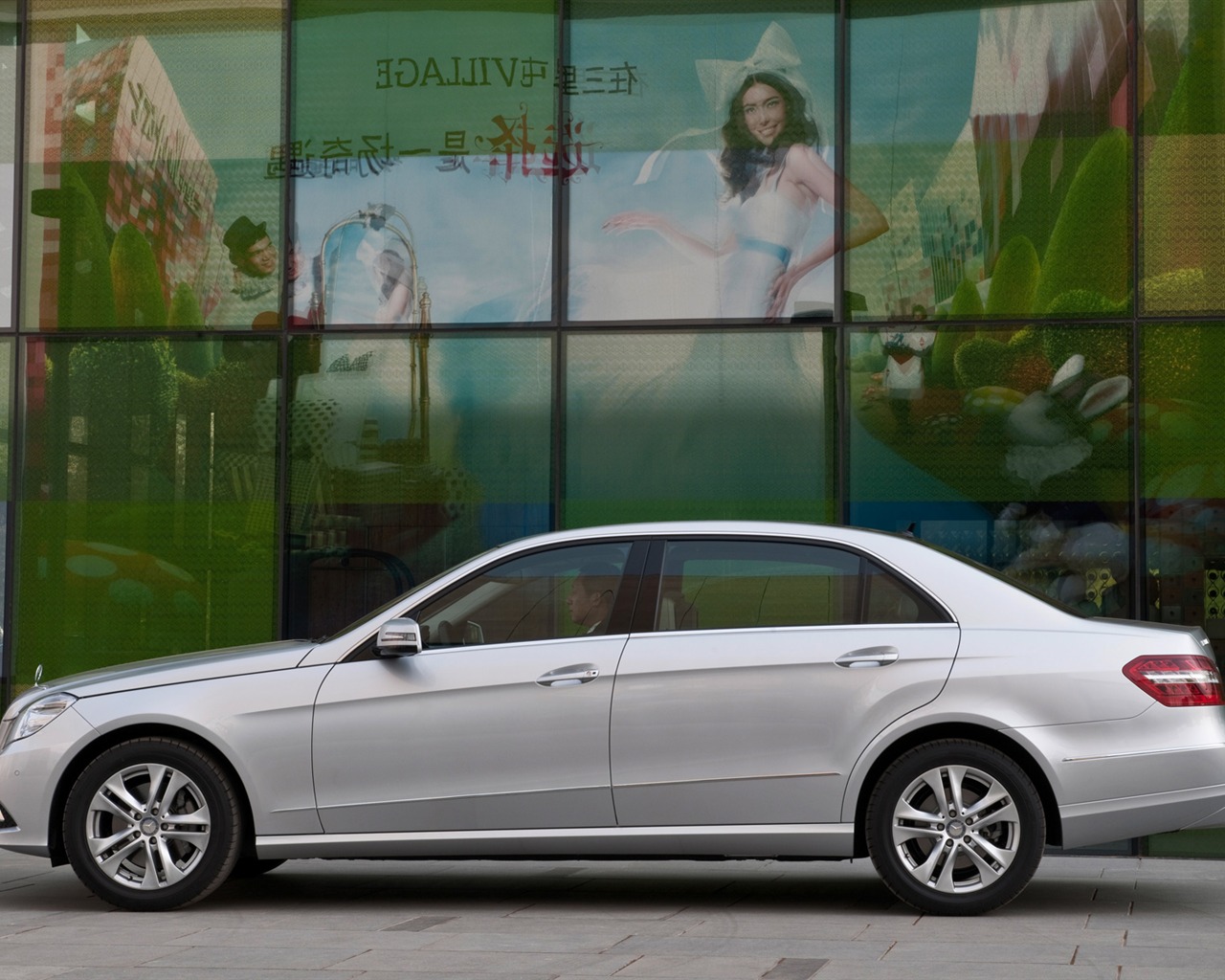 Mercedes-Benz E-Class Long Version - 2010 HD wallpaper #6 - 1280x1024