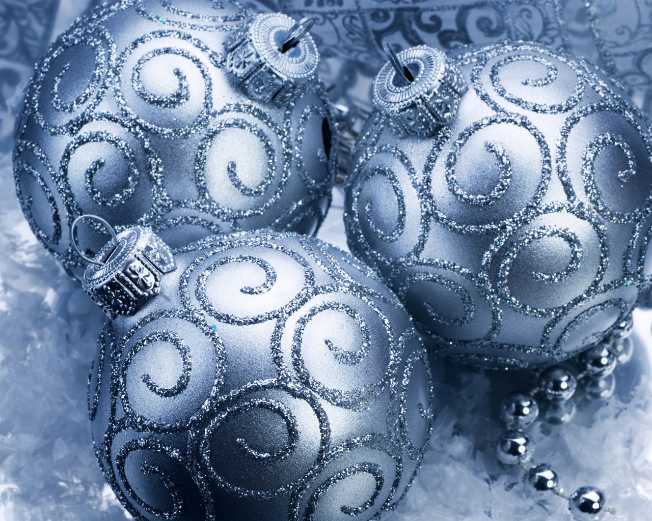 Christmas balls wallpaper (6) #4 - 1280x1024