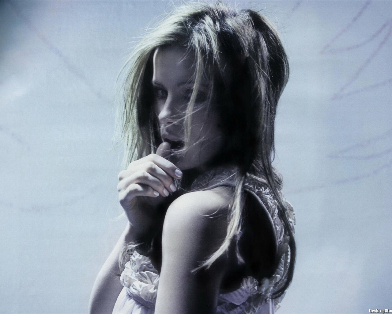 Kate Beckinsale hermoso fondo de pantalla (2) #8 - 1280x1024