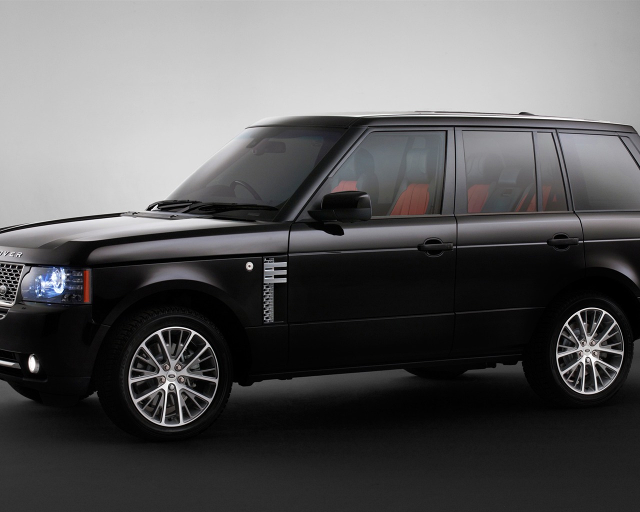 Land Rover Range Rover Black Edition - 2011 HD Wallpaper #17 - 1280x1024