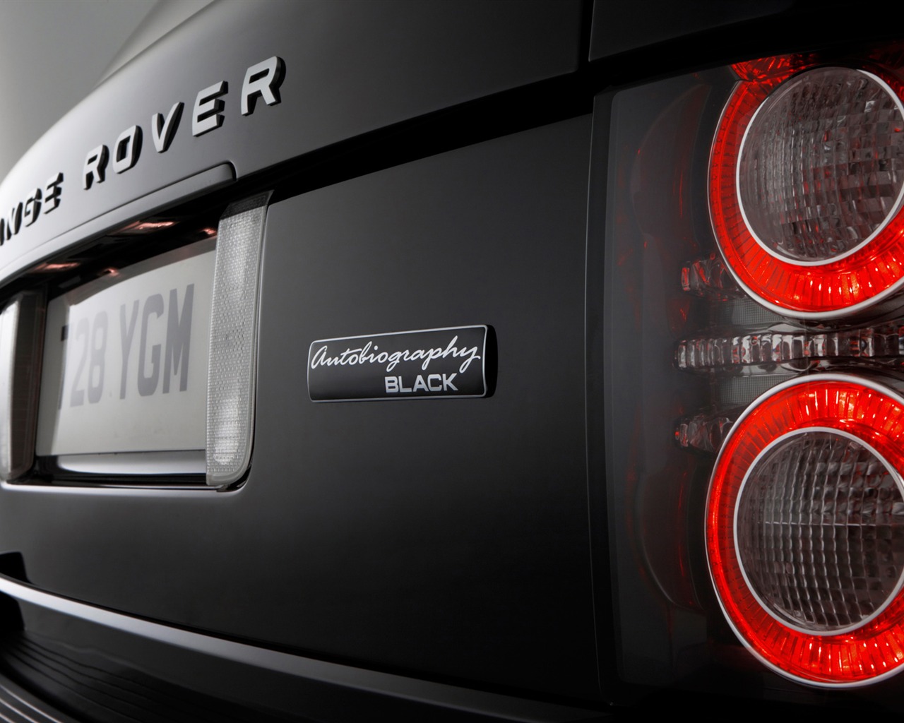 Land Rover Range Rover Black Edition - 2011 HD Wallpaper #22 - 1280x1024