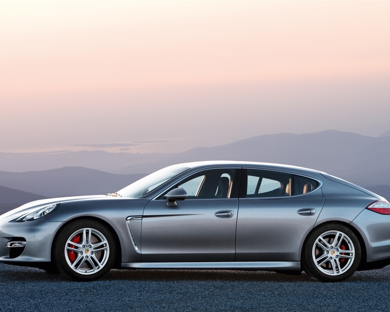 Porsche Panamera Turbo - 2009 HD wallpaper #12 - 1280x1024