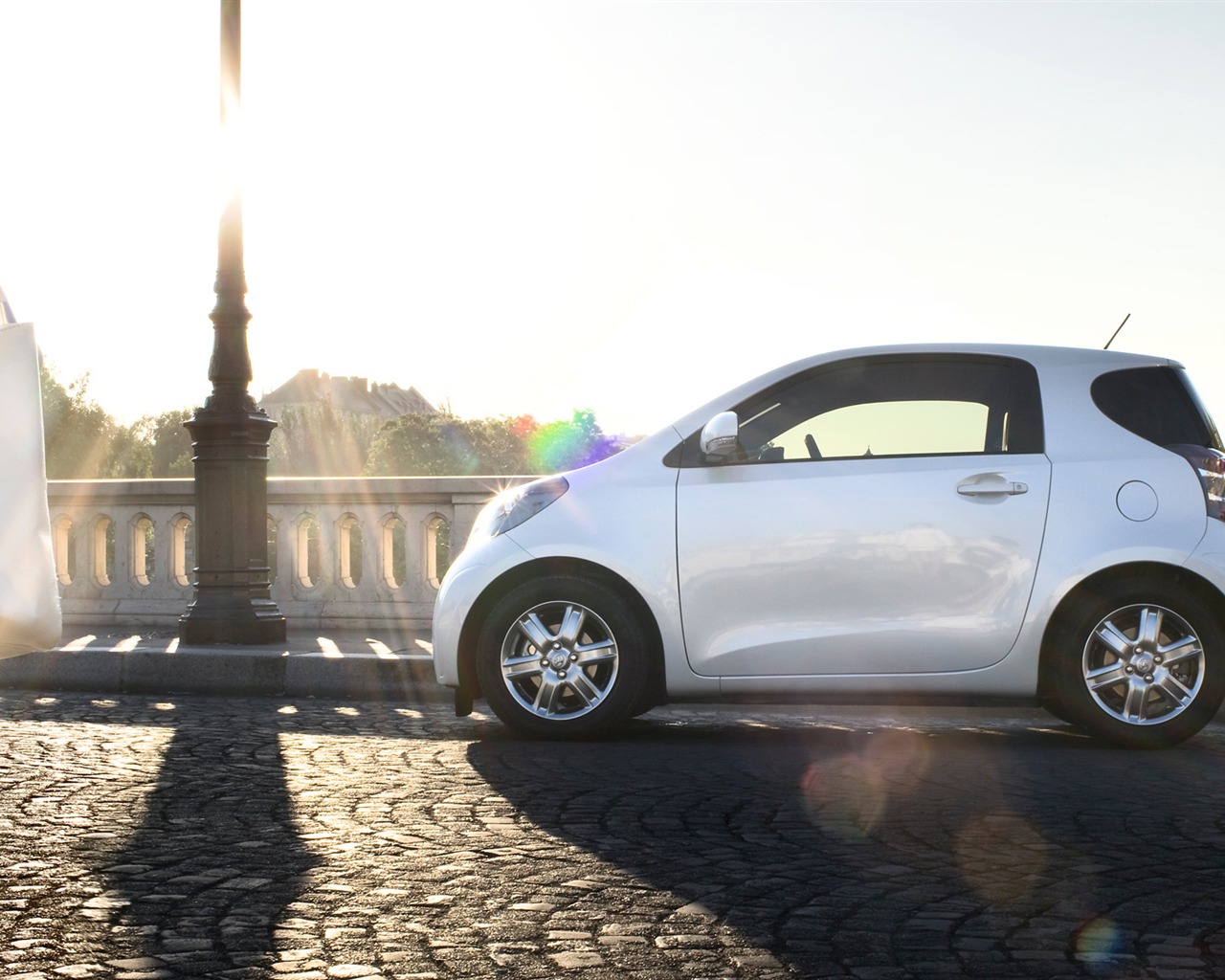 Toyota iQ - 2009 HD wallpaper (2) #16 - 1280x1024