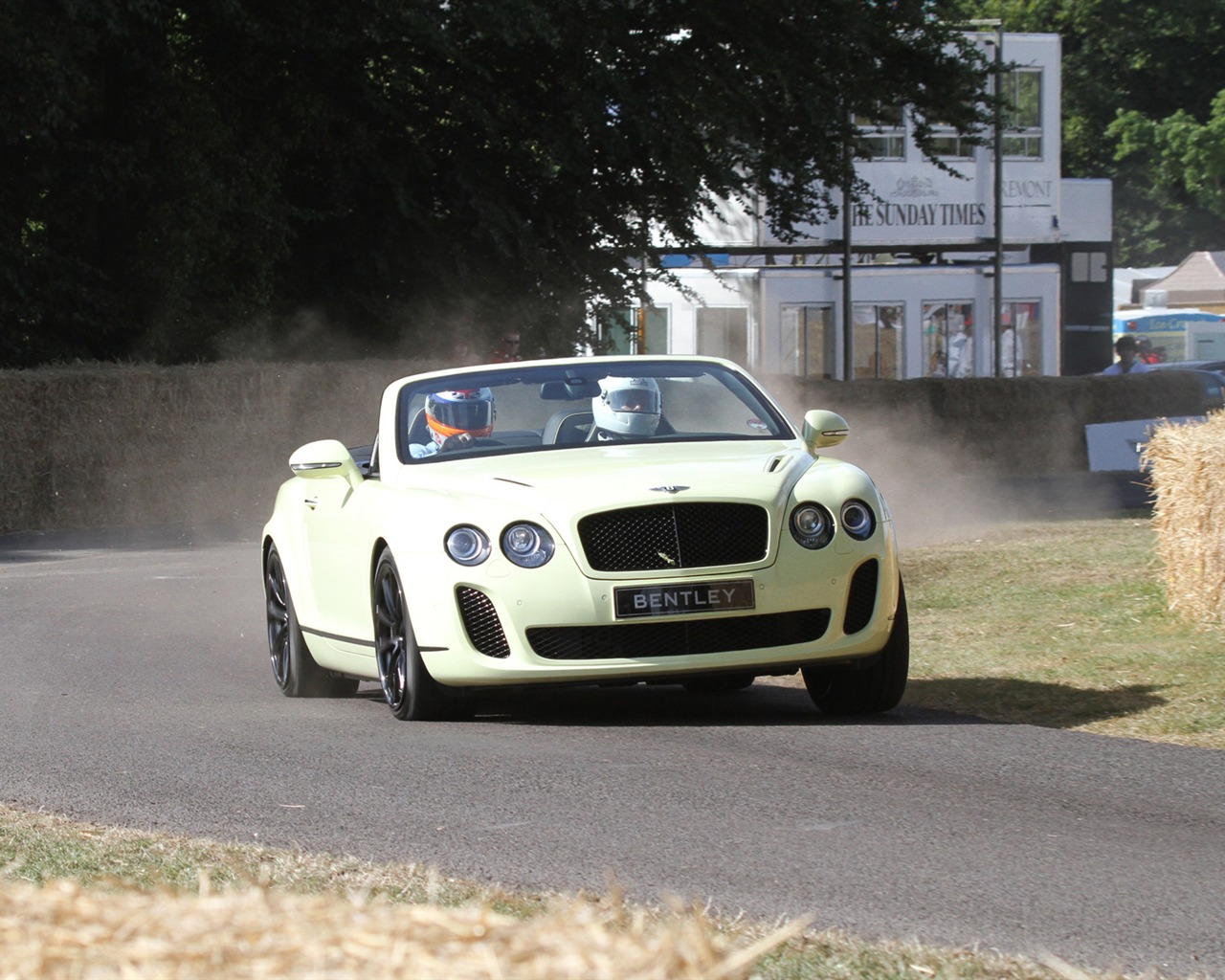 Bentley Continental Supersports Convertible - 2010 HD wallpaper #23 - 1280x1024