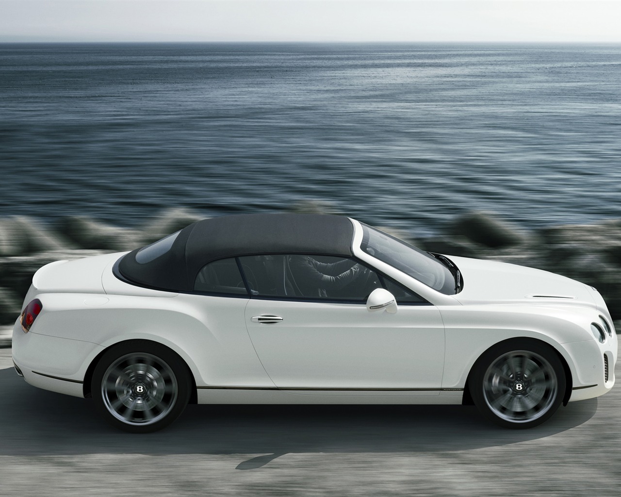 Bentley Continental Supersports Convertible - 2010 HD wallpaper #32 - 1280x1024