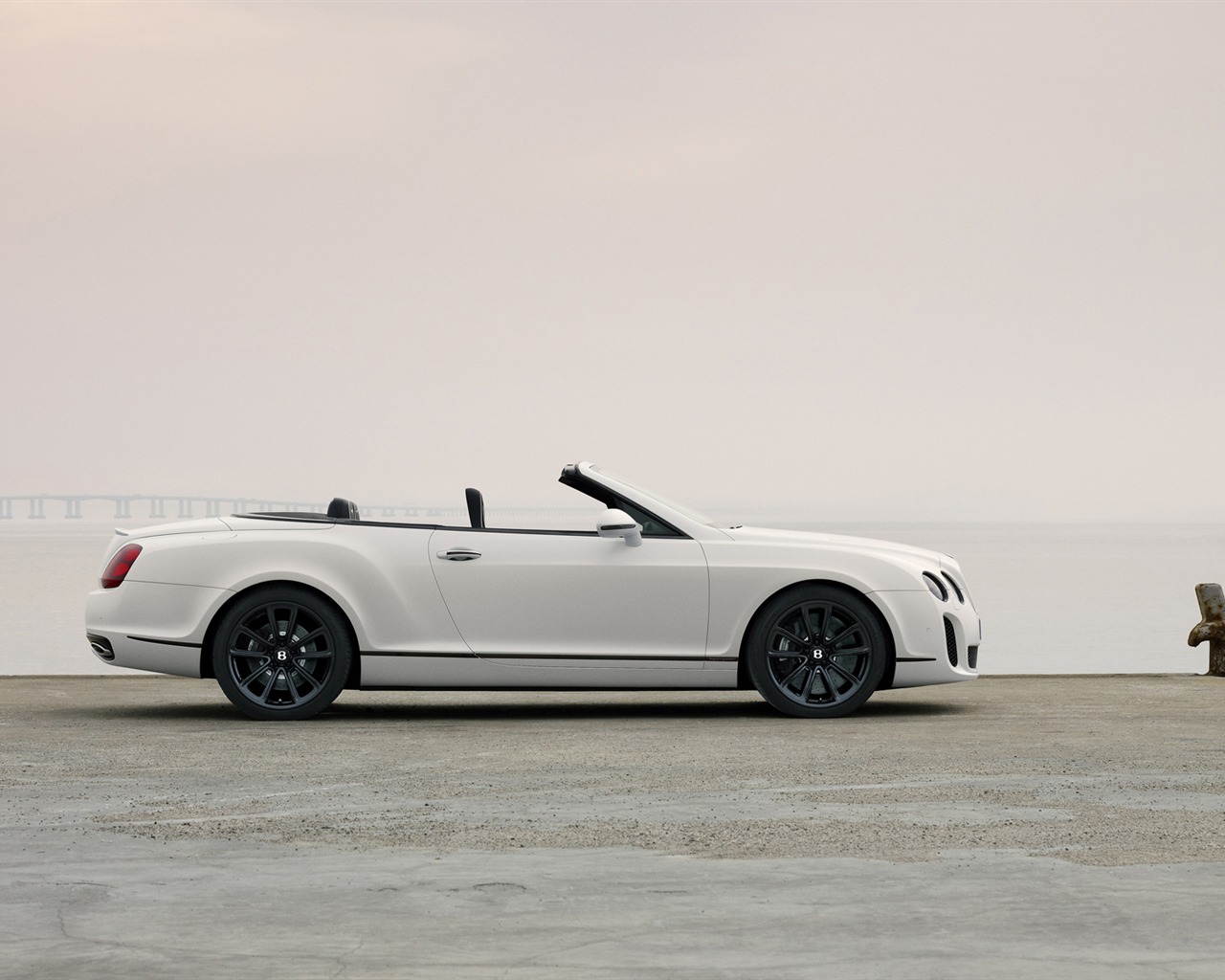 Bentley Continental Supersports Convertible - 2010 HD wallpaper #33 - 1280x1024