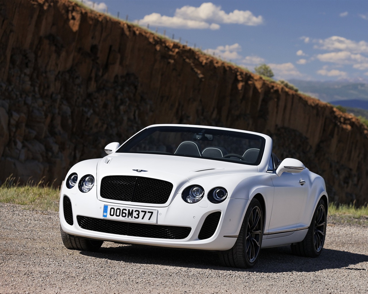 Bentley Continental Supersports Convertible - 2010 HD wallpaper #37 - 1280x1024