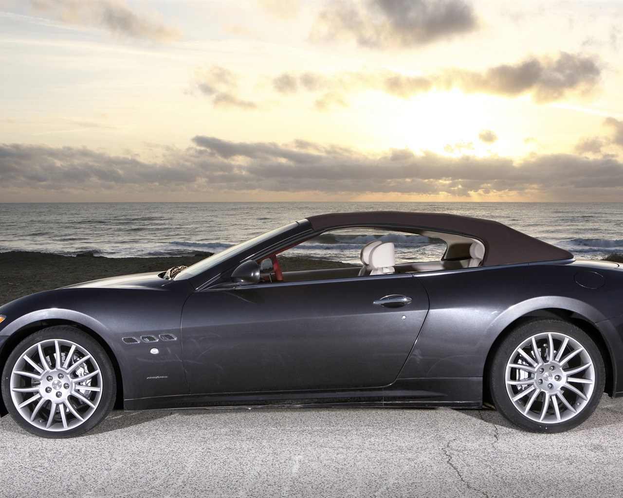 Maserati GranCabrio - 2010 HD wallpaper #10 - 1280x1024