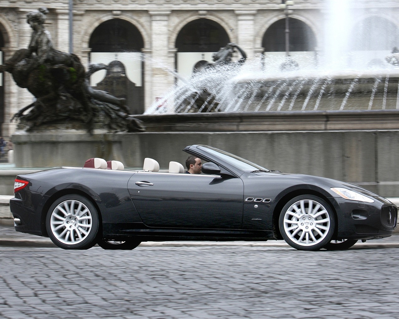 Maserati GranCabrio - 2010 HD tapetu #20 - 1280x1024