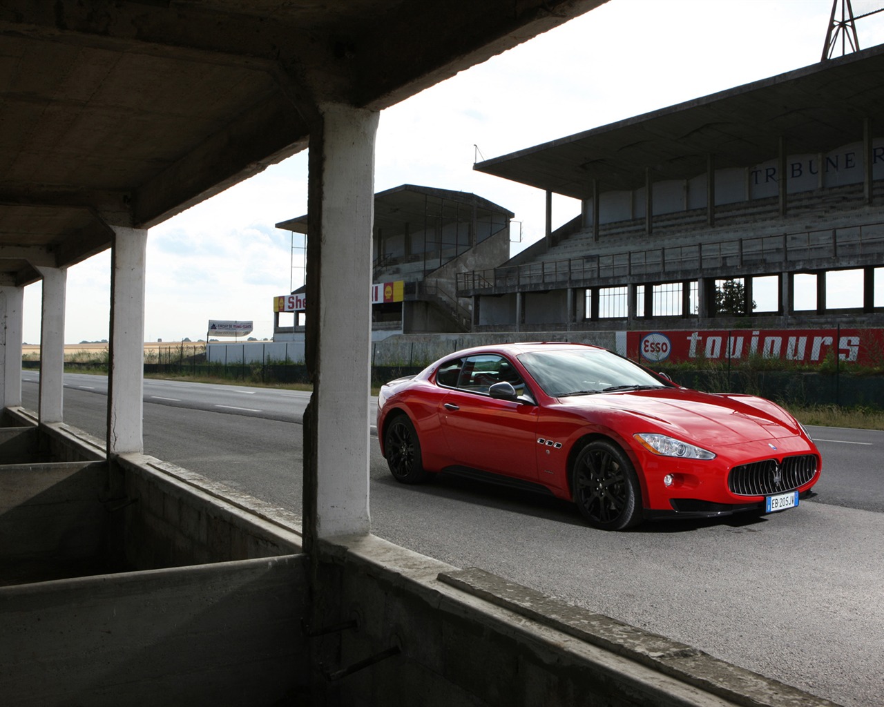 Maserati GranTurismo - 2010 fondos de escritorio de alta definición #17 - 1280x1024