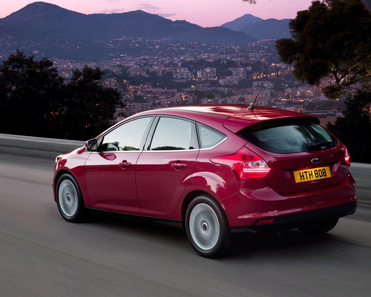 Ford Focus хэтчбек 5-дверный - 2011 HD обои #13 - 1280x1024