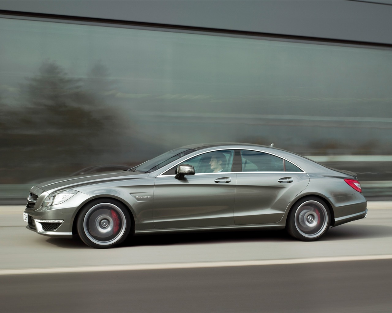 Mercedes-Benz AMG CLS63 - 2010 HD Wallpaper #11 - 1280x1024