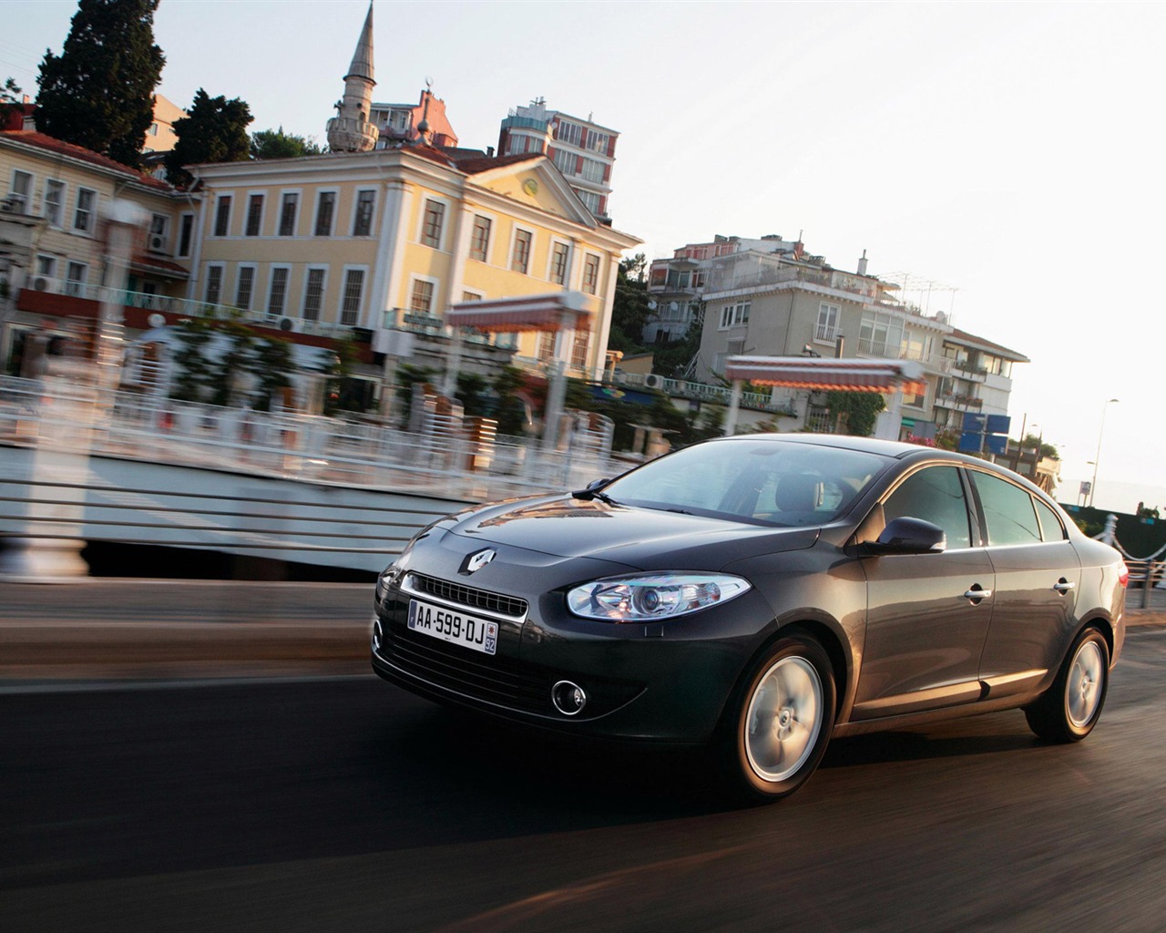 Renault Fluence - 2009 HD Wallpaper #4 - 1280x1024