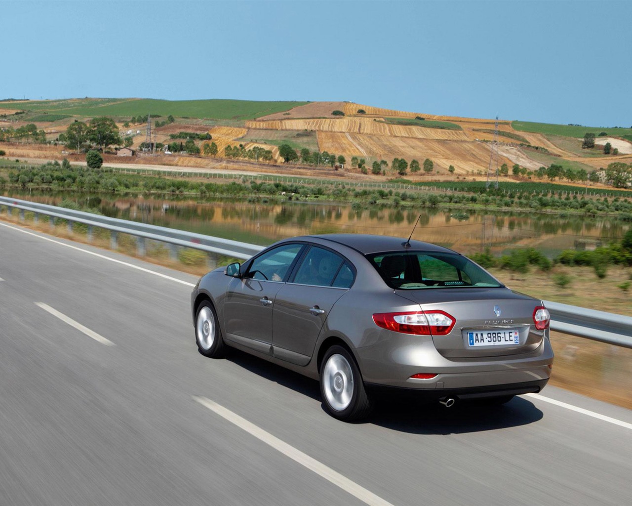 Renault Fluence - 2009 HD Wallpaper #23 - 1280x1024