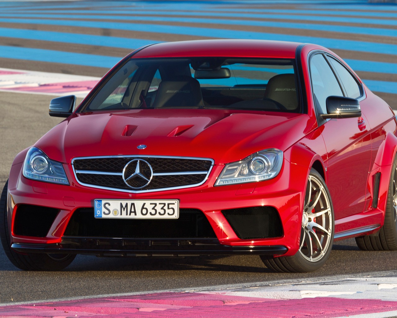 Mercedes-Benz C63 AMG Black Series Coupe - 2011 HD wallpapers #10 - 1280x1024