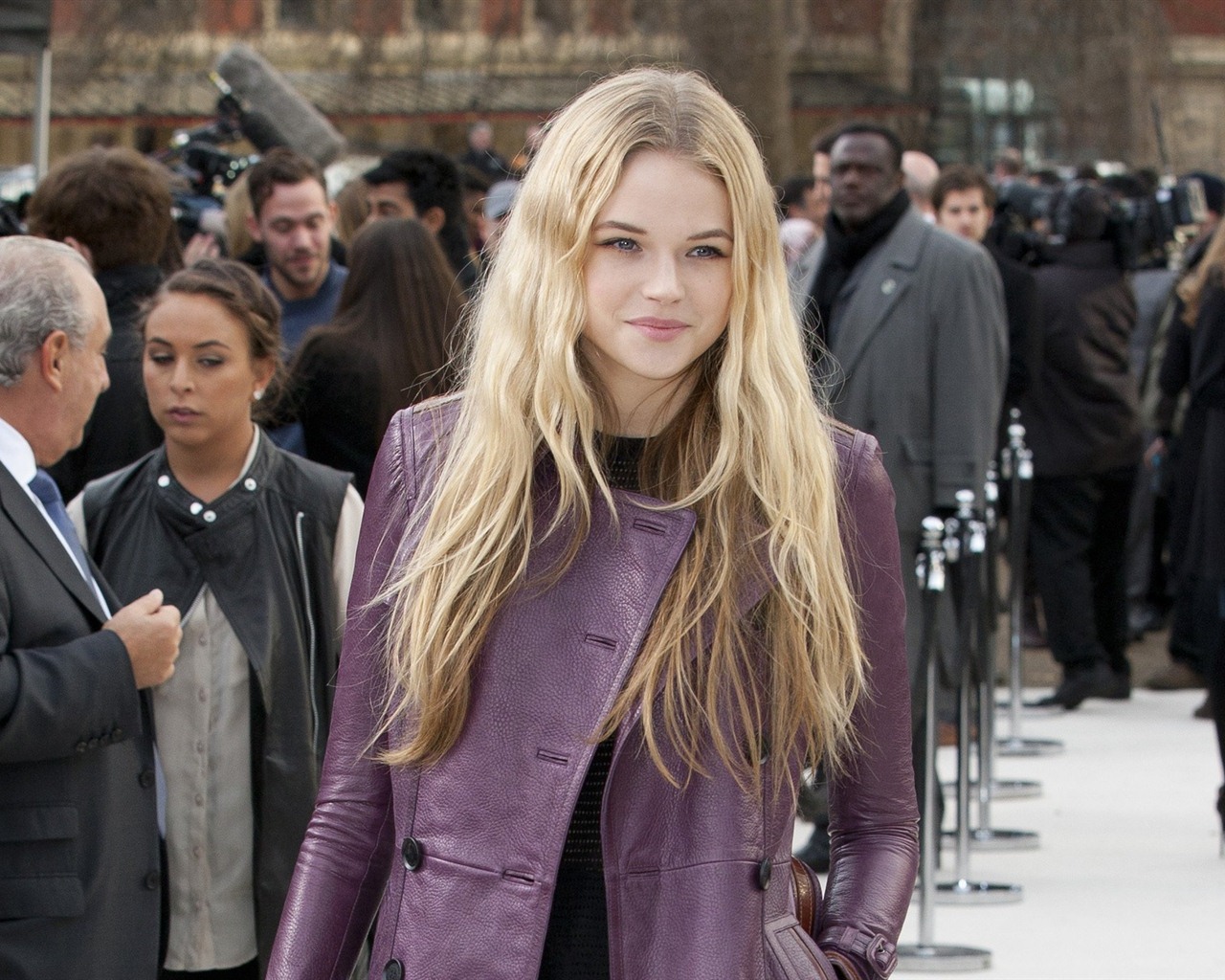 Gabriella Wilde hermosos fondos de pantalla #13 - 1280x1024