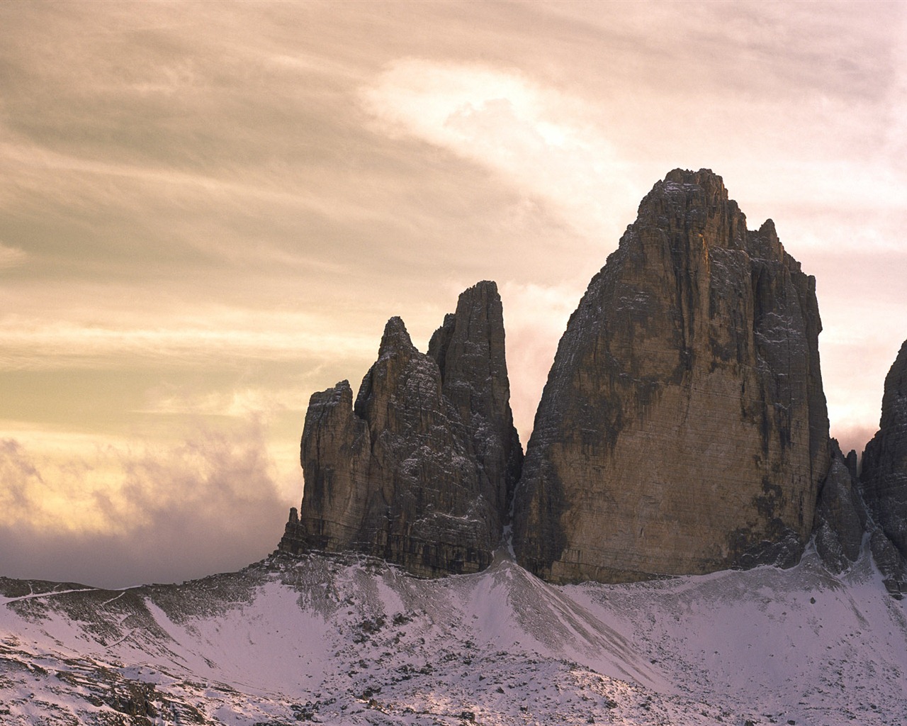 Windows 8 offiziellen Panorama Tapete, Wellen, Wälder, majestätische Berge #13 - 1280x1024
