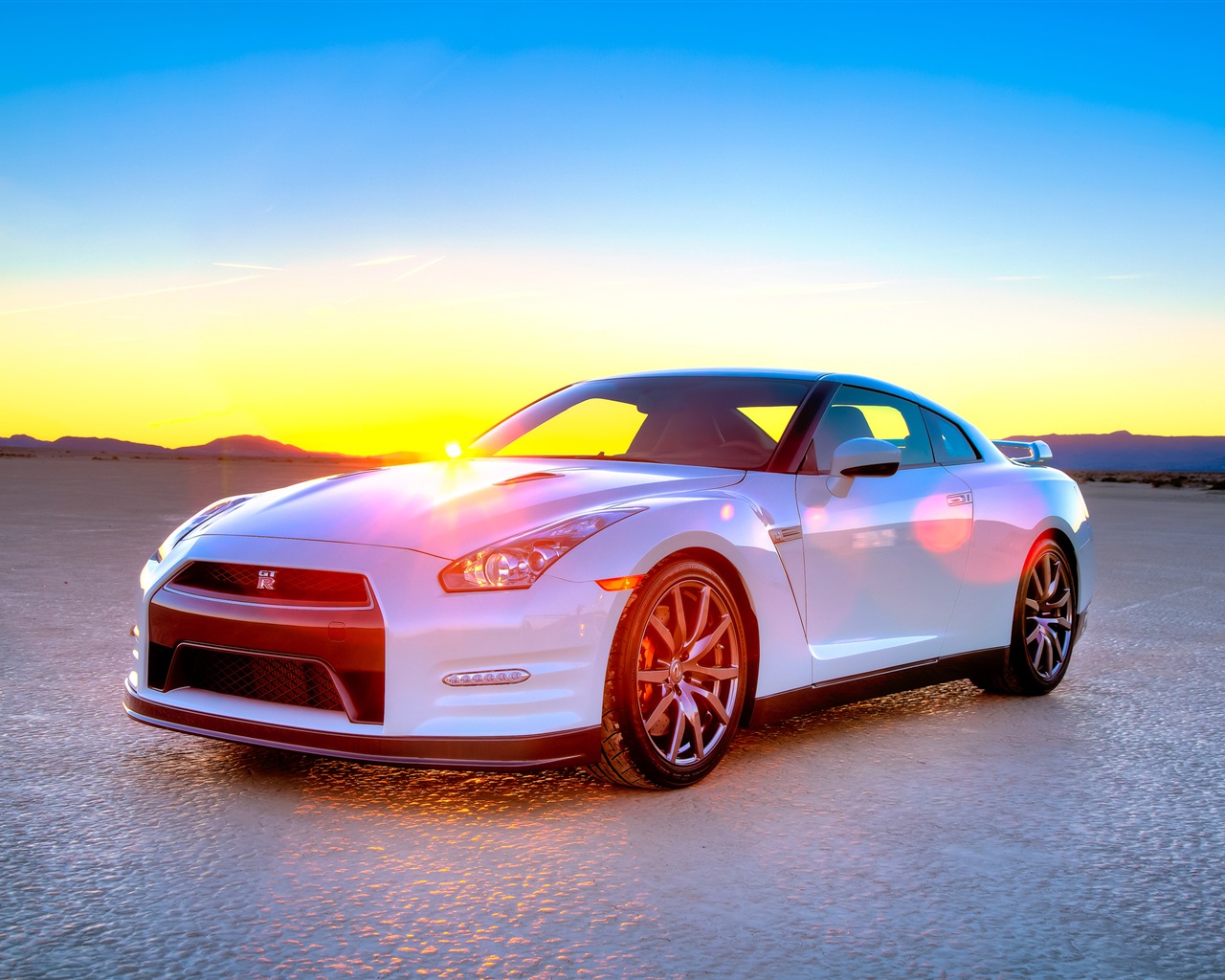 2013 Nissan GT-R R35 version USA fonds d'écran HD #1 - 1280x1024