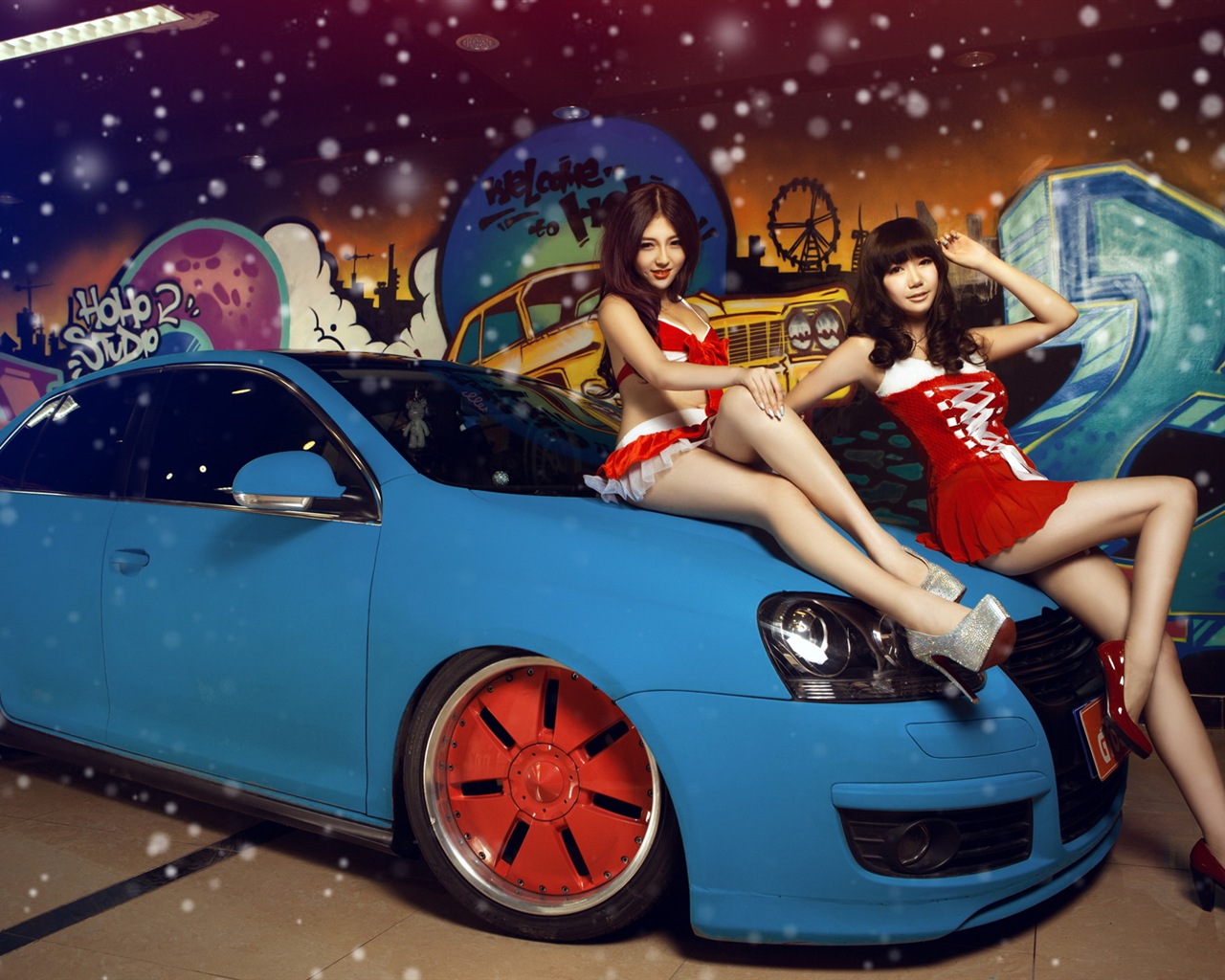 新年のお祝いの赤いドレスの美しい車のモデルのHDの壁紙 #11 - 1280x1024