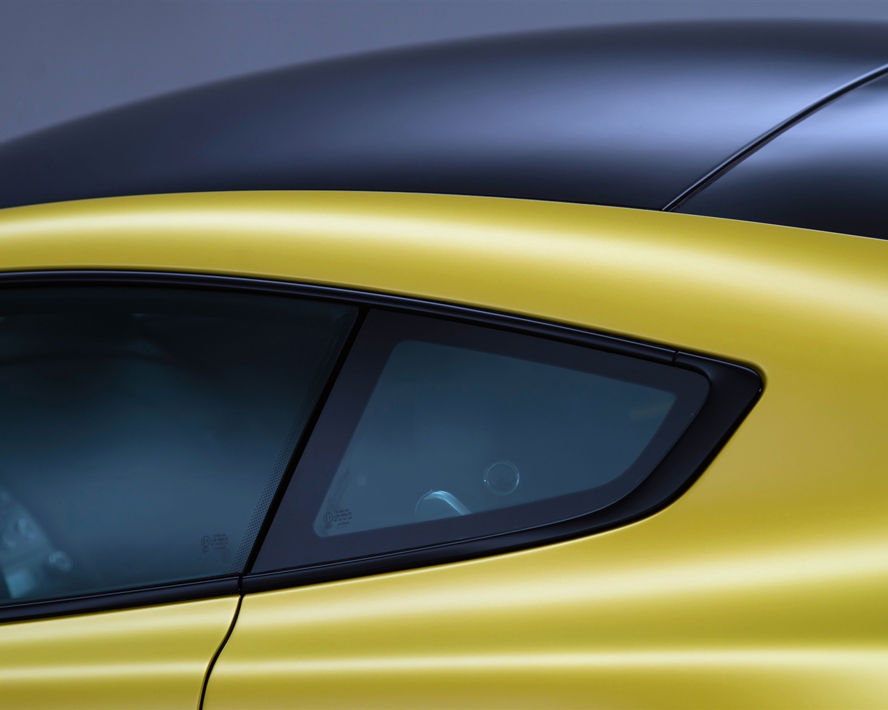 2013 Aston Martin V12 Vantage S HD tapety na plochu #15 - 1280x1024