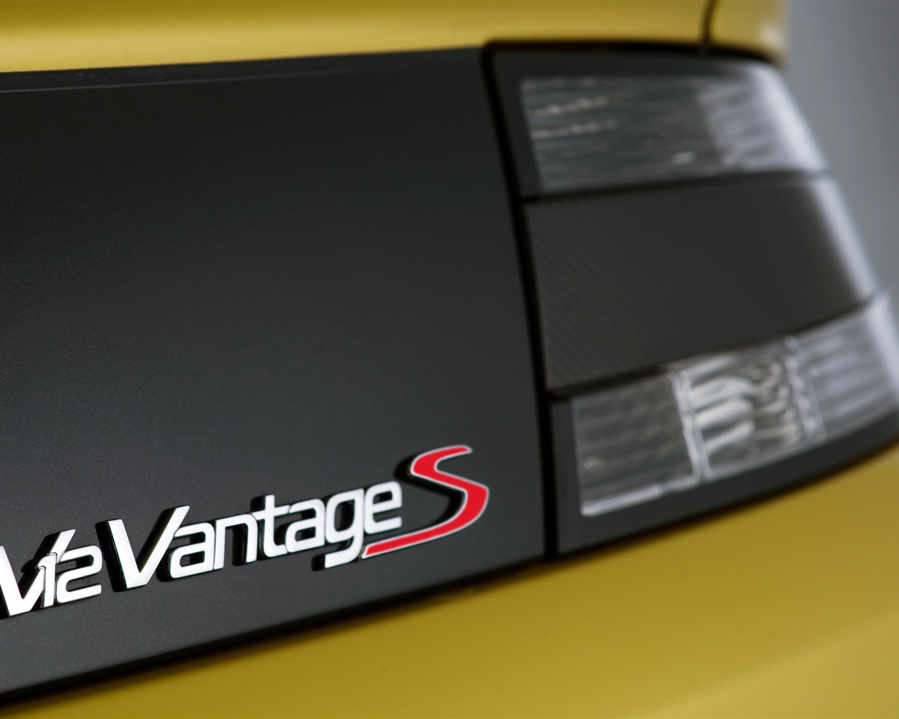2013 Aston Martin V12 Vantage S 阿斯頓·馬丁V12 Vantage 高清壁紙 #17 - 1280x1024