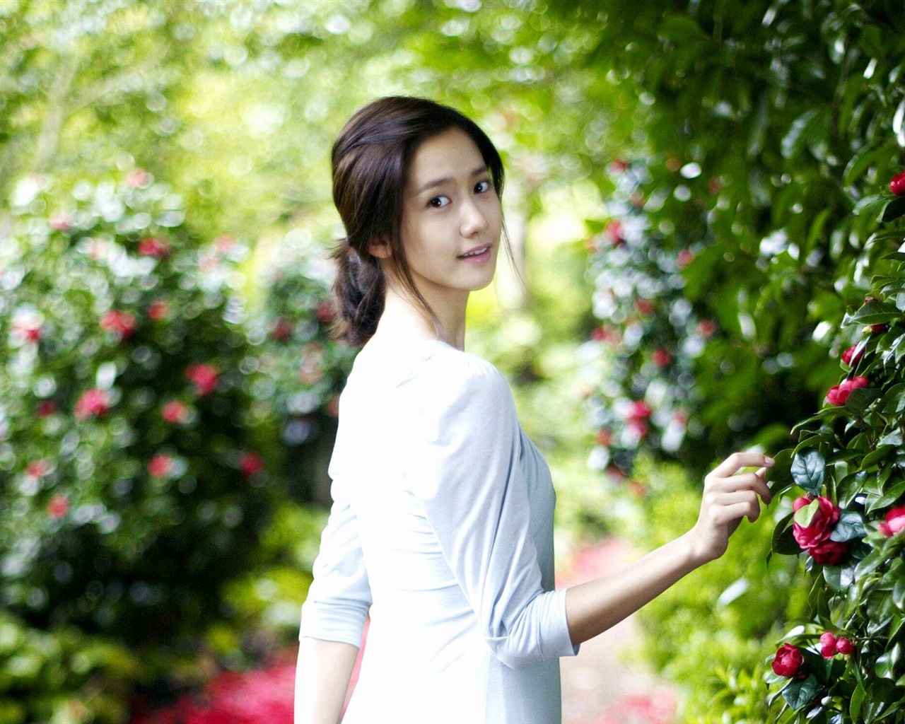 Girls Generation, Lim YoonA HD wallpapers #4 - 1280x1024