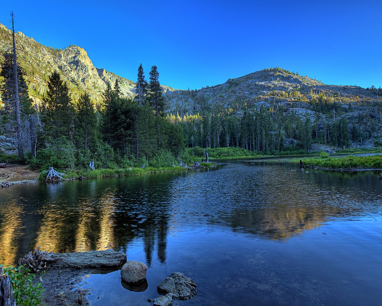 Красивые горы, озеро, лес, Windows 8 тема HD обои #2 - 1280x1024