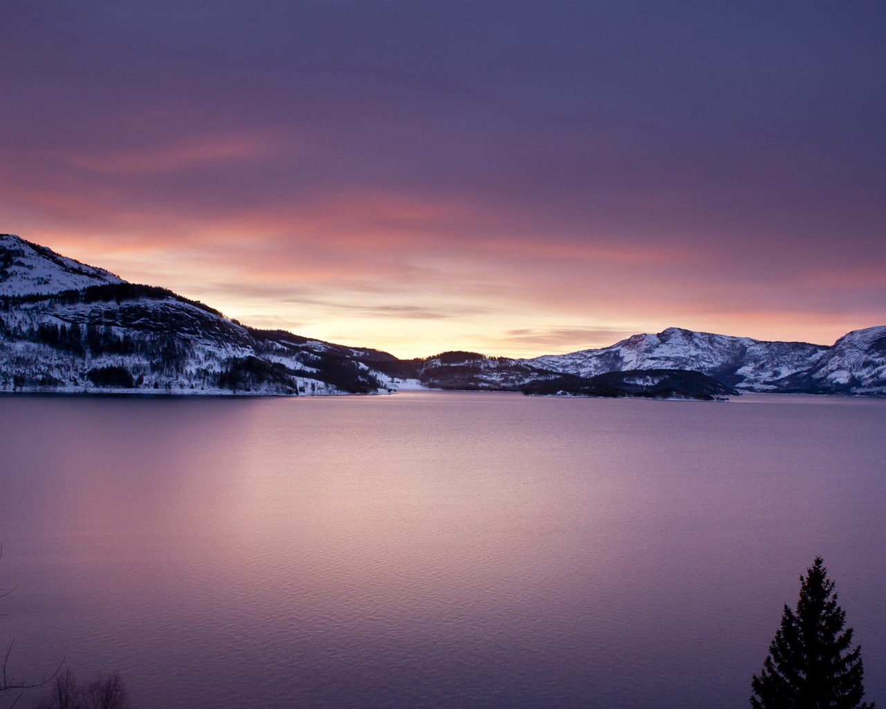 Volcanic lake landscape HD wallpapers #5 - 1280x1024