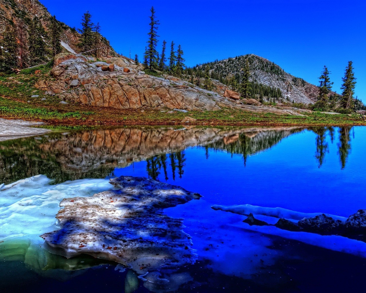 Reflection in the water natural scenery wallpaper #20 - 1280x1024