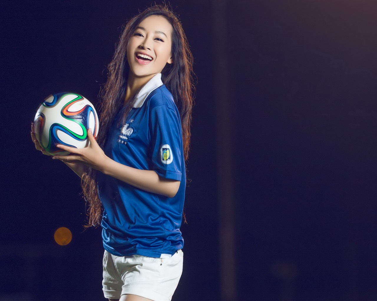 32 World Cup dresy, fotbalové dítě krásné dívky HD Tapety na plochu #20 - 1280x1024