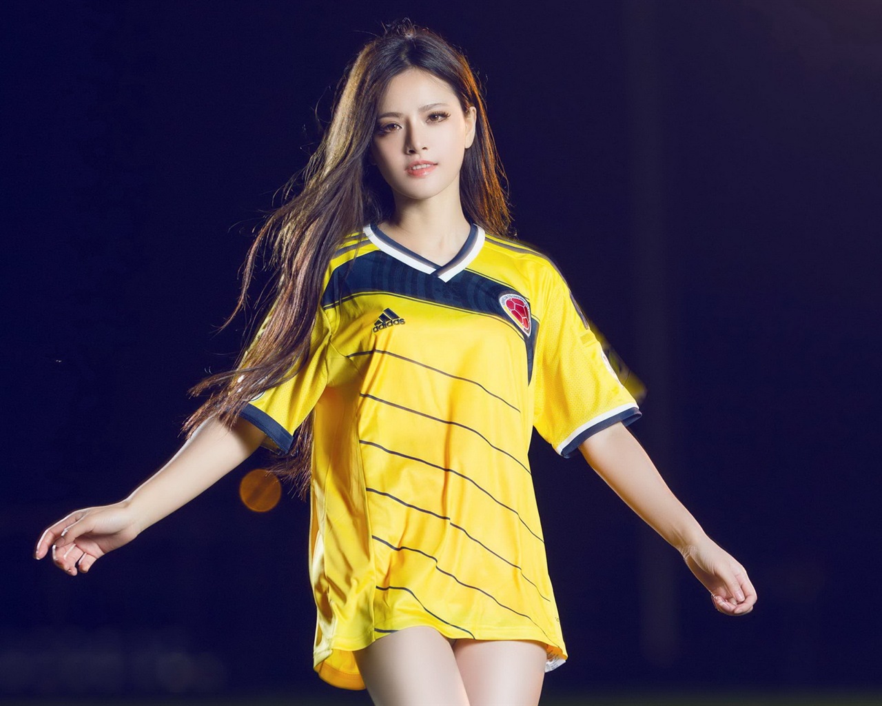 32 camisetas de la Copa del Mundo de fútbol, bebé wallpapers hermosas chicas HD #29 - 1280x1024