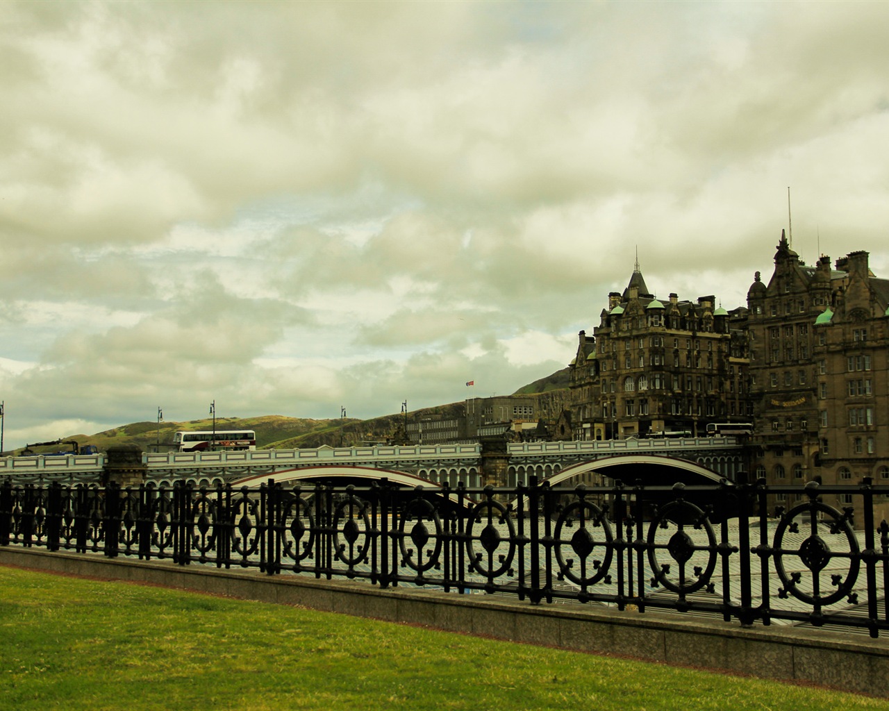 Красивый город Эдинбург, Шотландия Обои #14 - 1280x1024