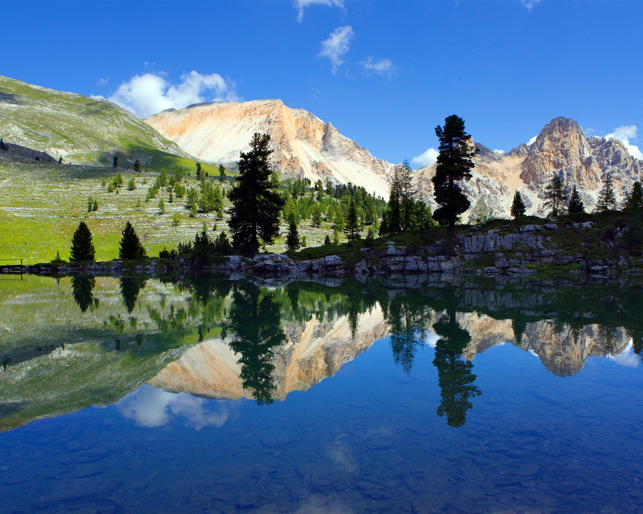 Спокойное озеро с отражением воды, 8 HD обои для Windows #3 - 1280x1024