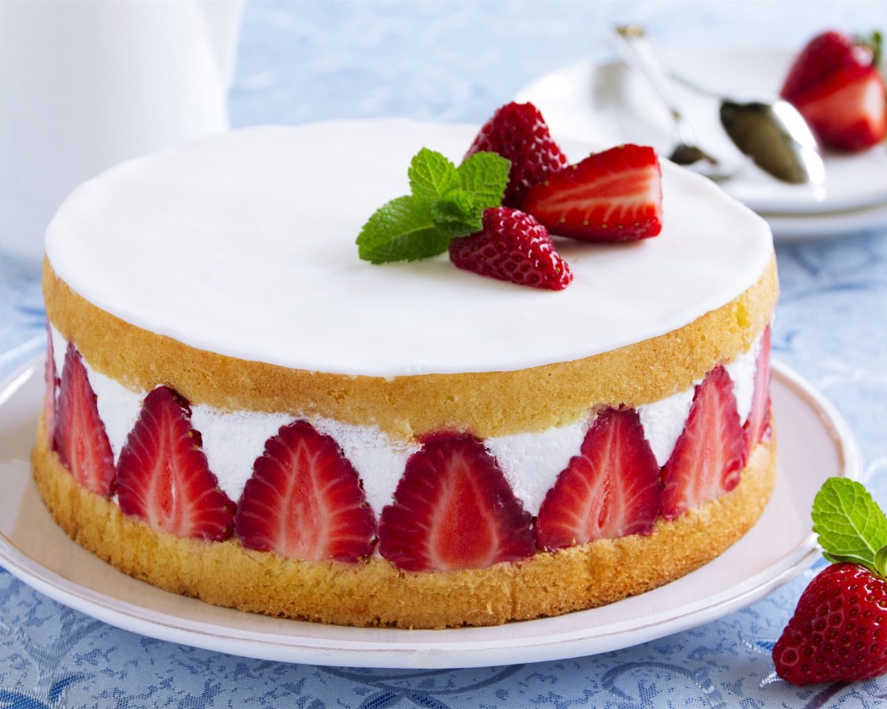 Delicious strawberry cake HD wallpapers #2 - 1280x1024