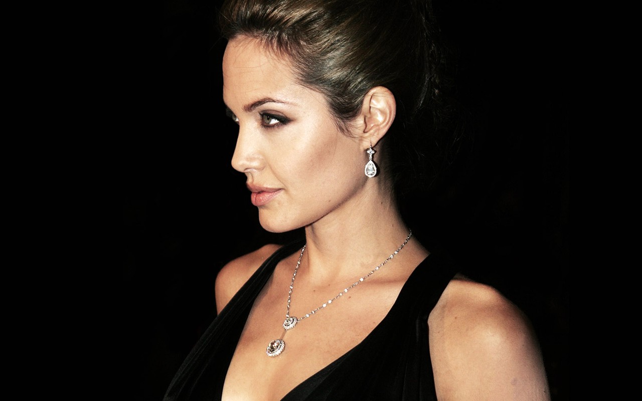 Angelina Jolie Wallpaper #10 - 1280x800