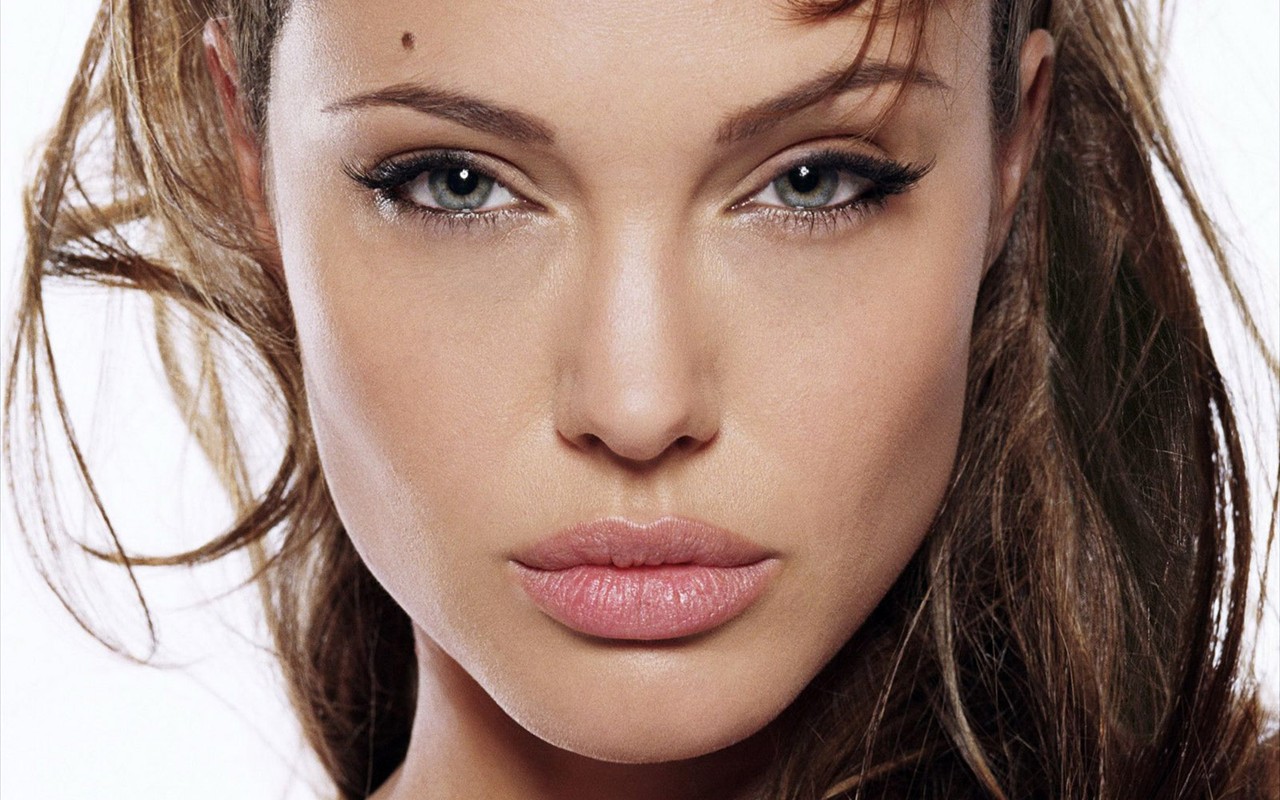 Angelina Jolie wallpaper #14 - 1280x800