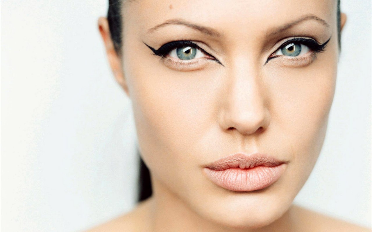 Angelina Jolie wallpaper #15 - 1280x800