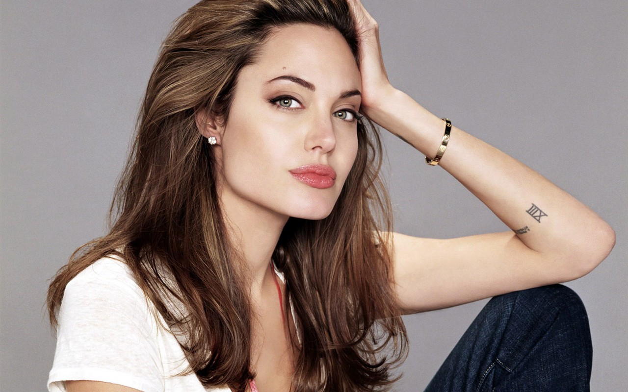 Angelina Jolie wallpaper #31 - 1280x800